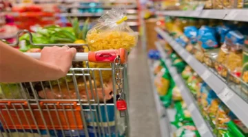 خصومات السلع الغذائية في السوبر ماركت تخفض فاتورة مشتريات الأسرة بشكل ملحوظ